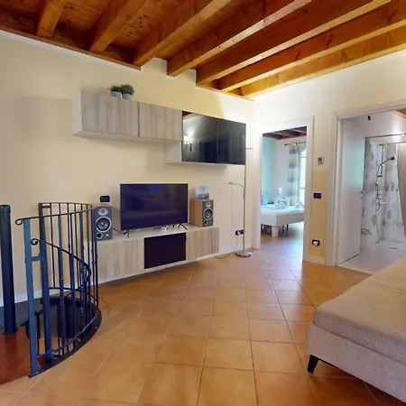 Borgo Del Torchio F1 Bybookinggardalake * 마네르바 델 가르다