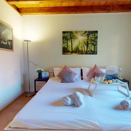 Borgo Del Torchio F1 Bybookinggardalake 마네르바 델 가르다
