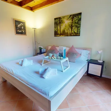 Borgo Del Torchio F1 Bybookinggardalake *