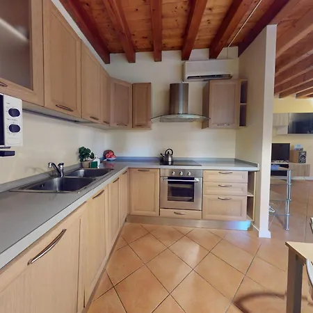 Borgo Del Torchio F1 Bybookinggardalake 마네르바 델 가르다